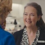 Harriet Sansom Harris en Capítulo 5 titulado 'Retirada' de 'Hacks'