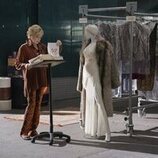 Jean Smart en la temporada 3 y el capítulo 01 de 'Hacks'