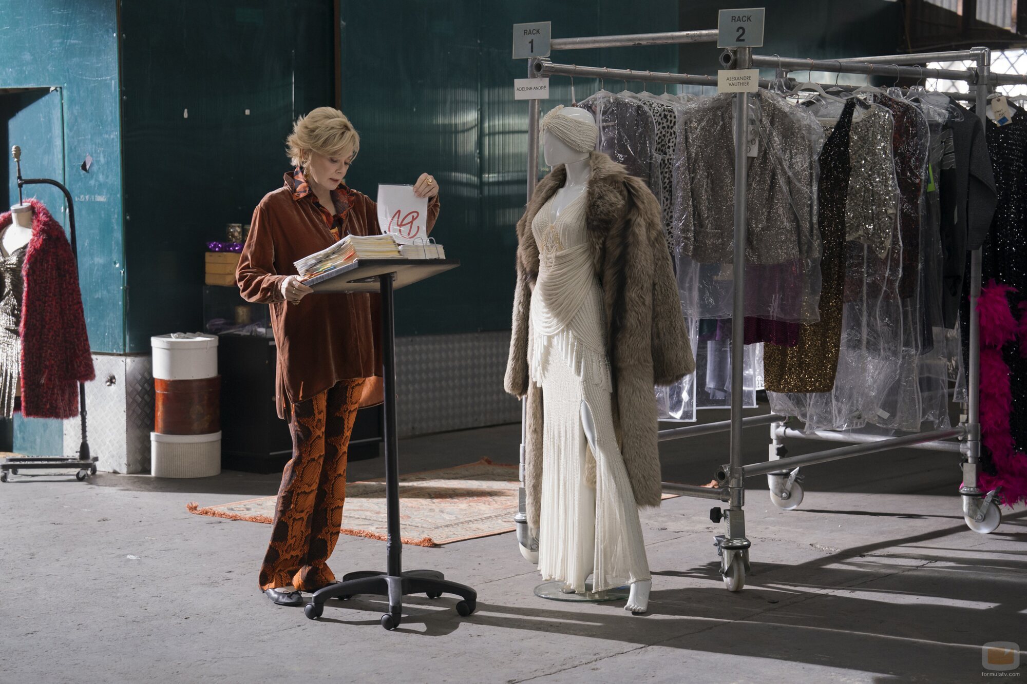 Jean Smart en la temporada 3 y el capítulo 01 de 'Hacks'