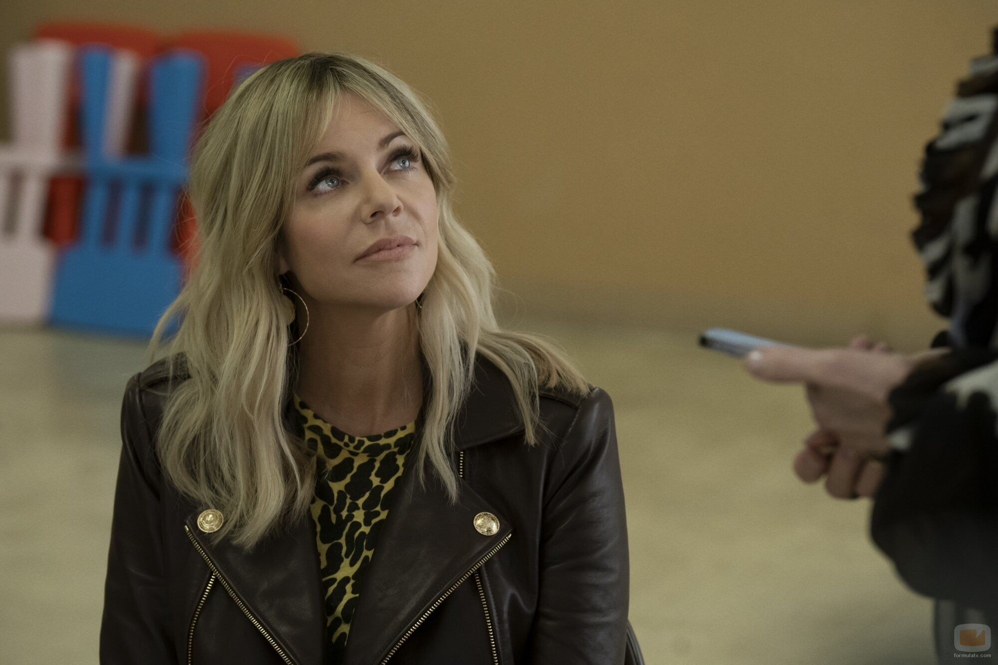 Kaitlin Olson en 3x03 'El Roast de Deborah Vance' de 'Hacks'
