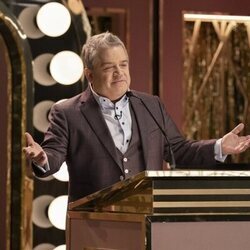 Patton Oswalt en 'El Roast de Deborah Vance' de 'Hacks'