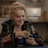 Jean Smart en 3x04 'Únete al club' de 'Hacks'