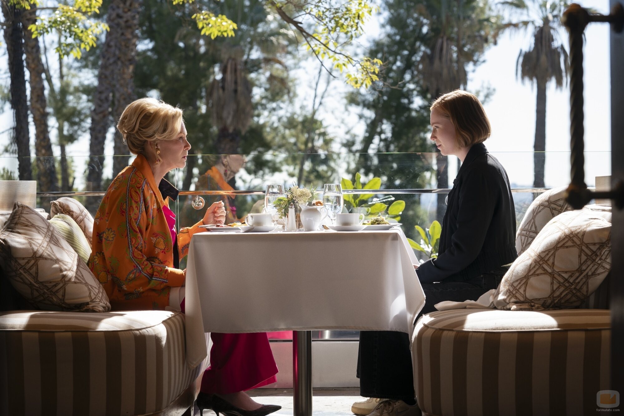 Jean Smart y Hannah Einbinder en 3x06 titulado 'Juego de poder' de 'Hacks'