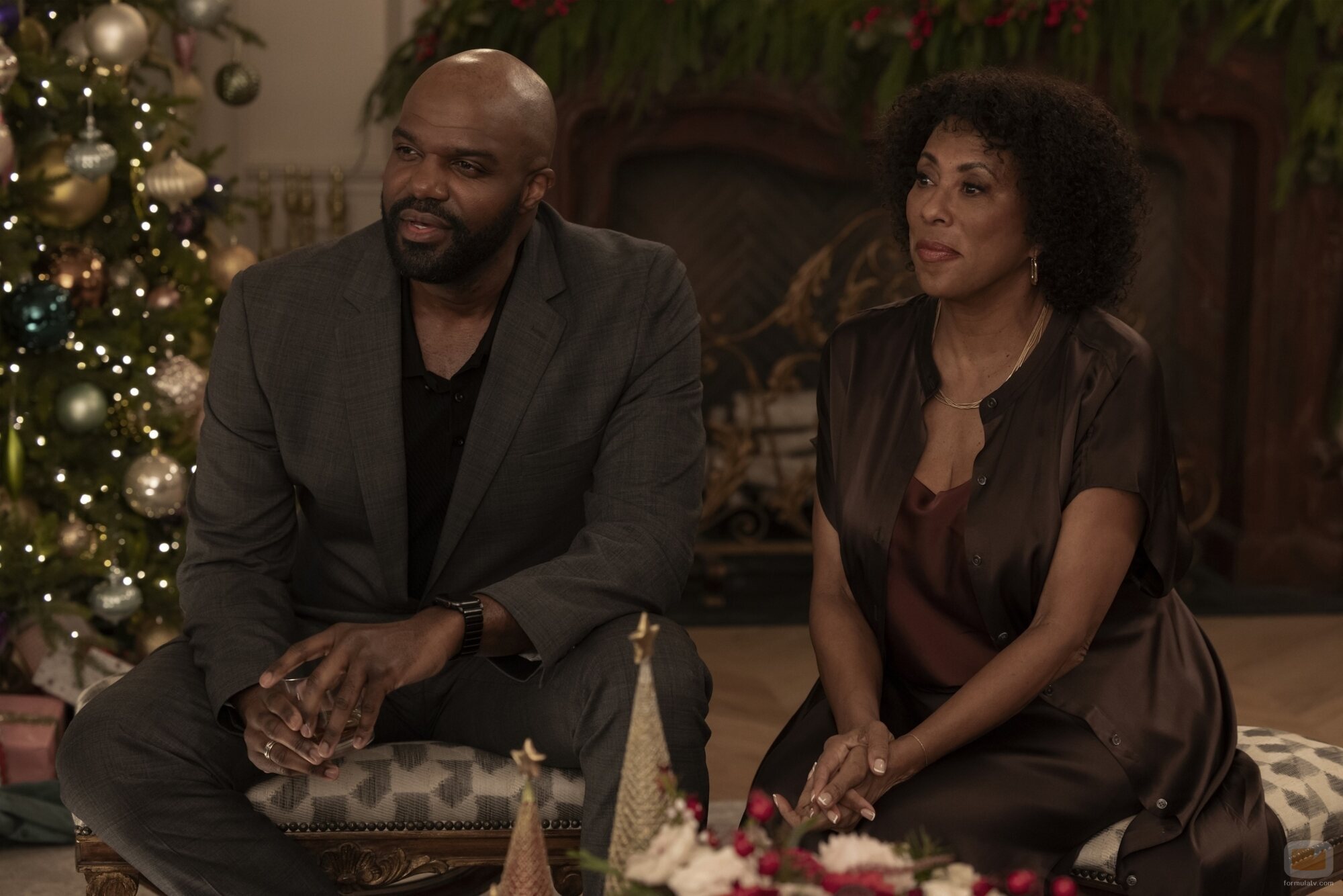 Carl Clemons-Hopkins en 3x07 titulado 'El espectacular especial de Navidad de Deborah Vance' de 'Hacks'