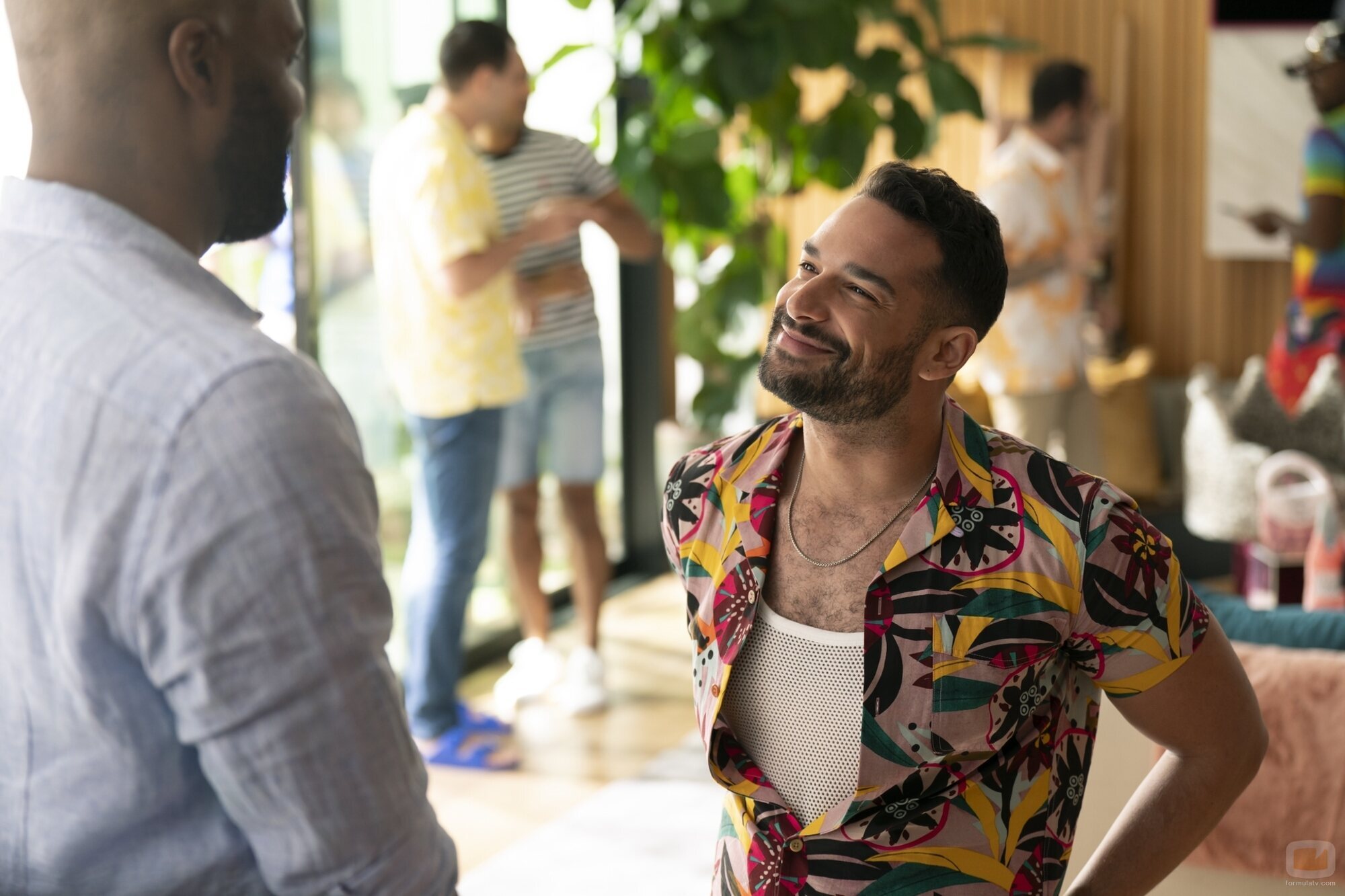 Johnny Sibilly en 3x08 'Sí, ¿y?' de 'Hacks'