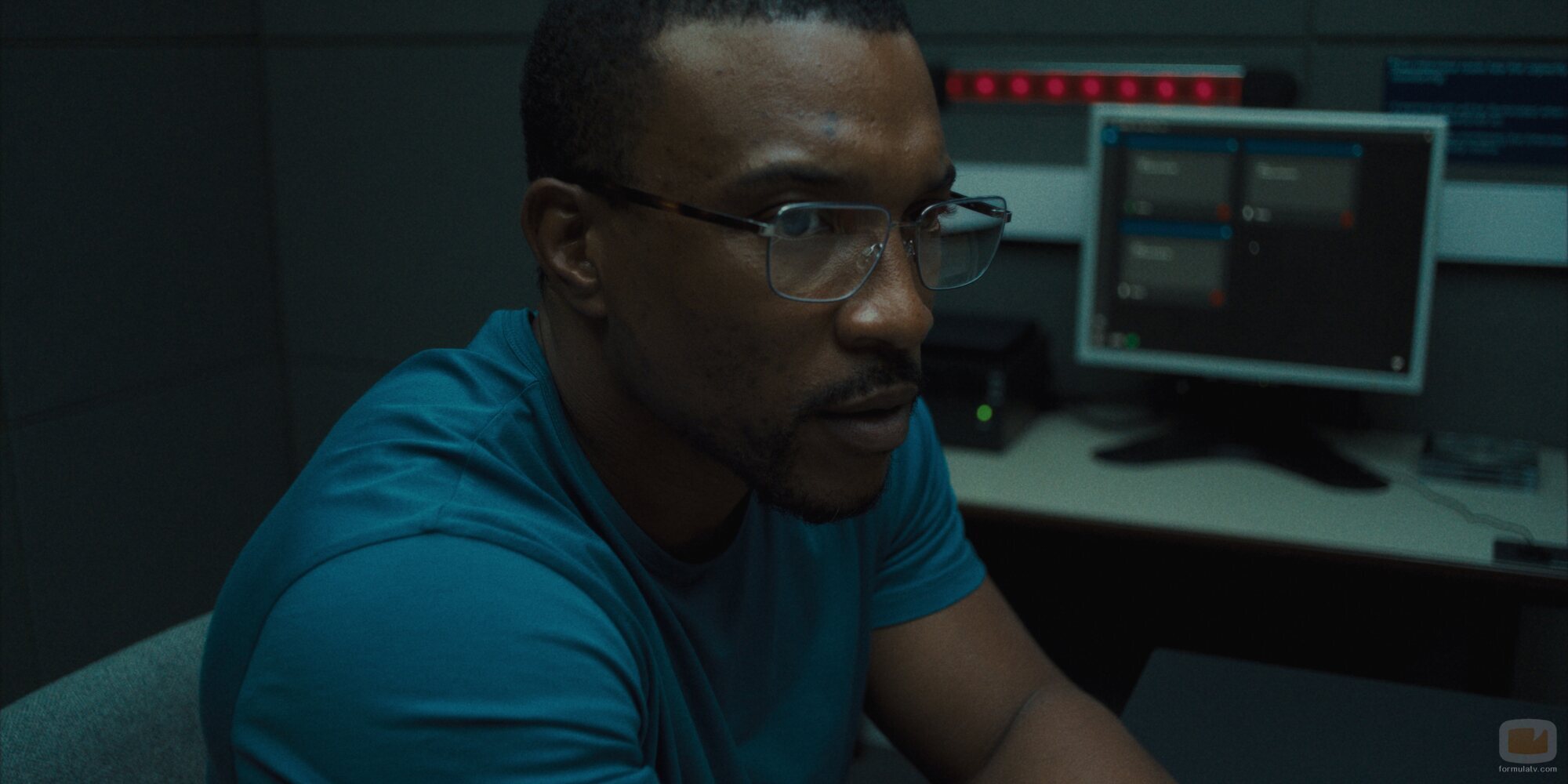 Ashley Walters en 1x01 titulado 'Episodio 1' de 'Adolescencia'