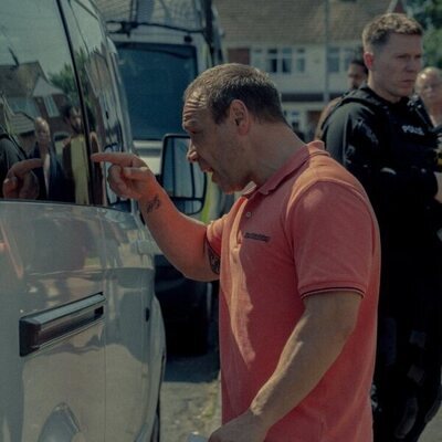 Stephen Graham en Capítulo 1 titulado 'Episodio 1' de 'Adolescencia'