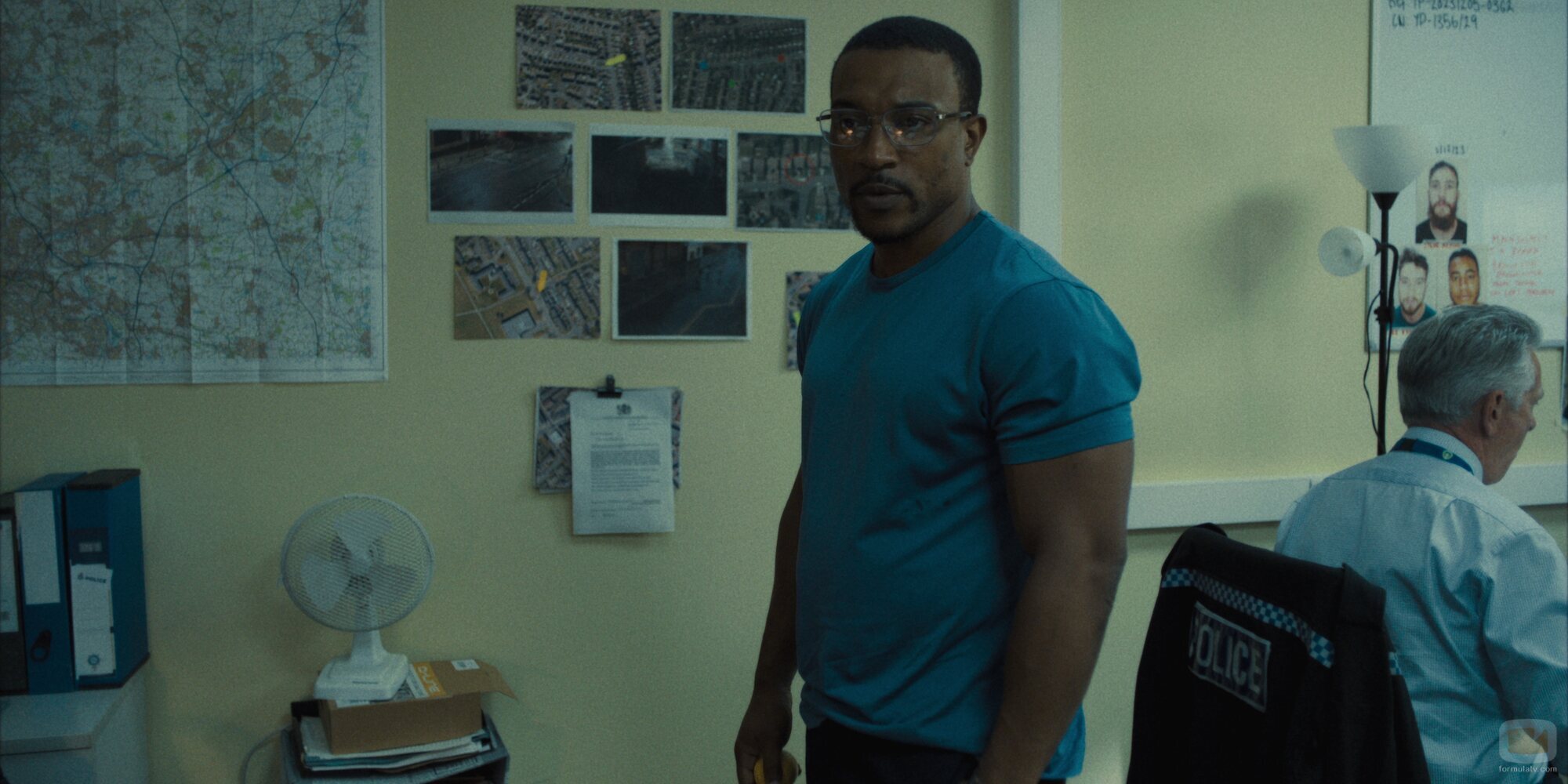Ashley Walters en 'Episodio 1' de 'Adolescence'