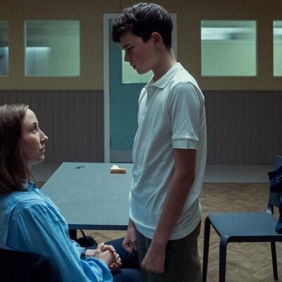 Erin Doherty y Owen Cooper en la temporada 1 y el capítulo 03 de 'Adolescencia'