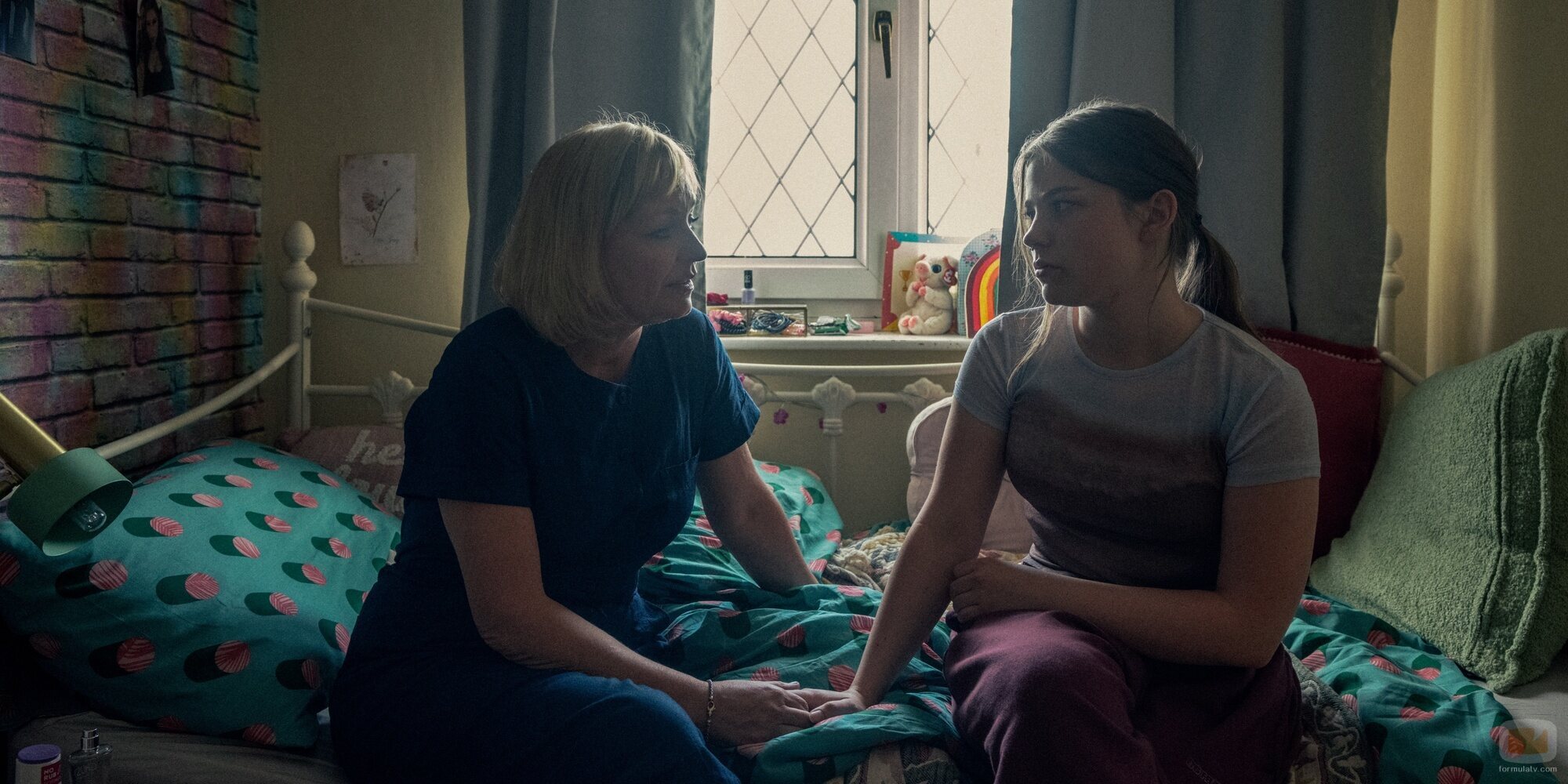 Amelie Pease y Christine Tremarco en Capítulo 4 titulado 'Episodio 4' de 'Adolescencia'