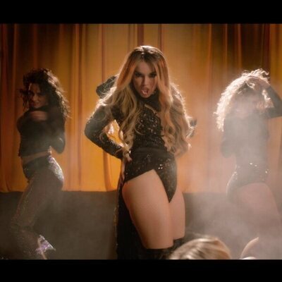 Melody y sus bailarinas en el videoclip de 'Esa diva'