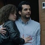 Wagner Moura y Liz Caribel Sierra en Capítulo 1 titulado 'Jolly Ranchers' de 'Ladrones de drogas'