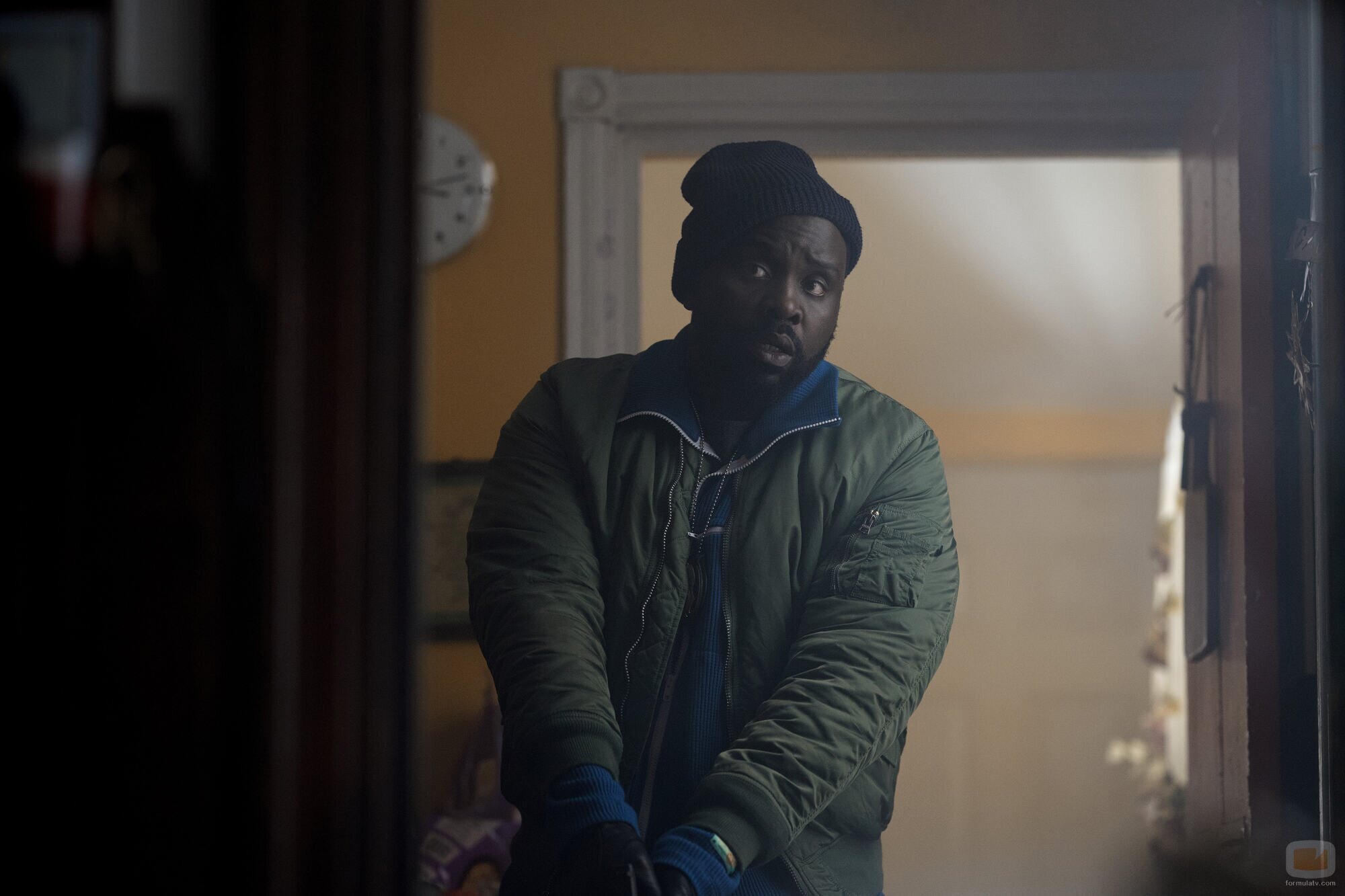 Brian Tyree Henry en 1x01 'Jolly Ranchers' de 'Ladrones de drogas'