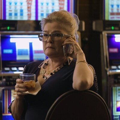 Kate Mulgrew en 'Como alma que lleva el diablo' de 'Dope Thief'