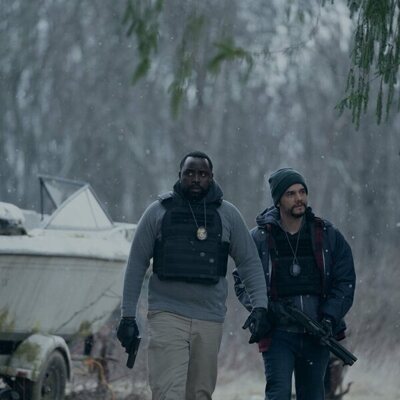 Still de Wagner Moura y Brian Tyree Henry en 'Como alma que lleva el diablo' de 'Dope Thief'