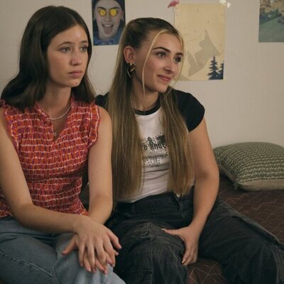 María Bernardeau y Rocío Velayos en el 'Capítulo 5' de 'Física o química: La nueva generación'