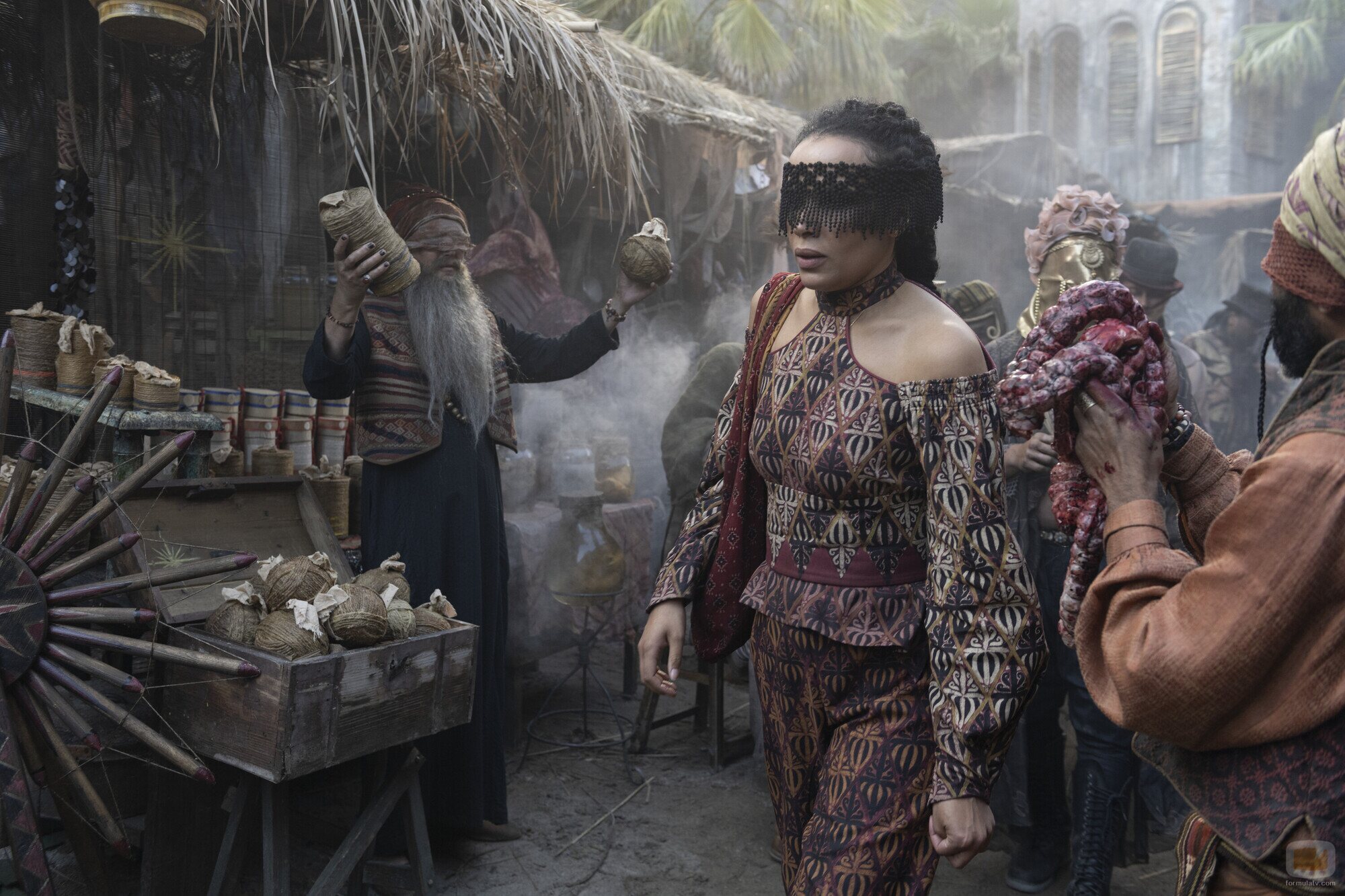 Zoe Robins en Capítulo 1 titulado 'A la caza de la sombra' de 'La rueda del tiempo'