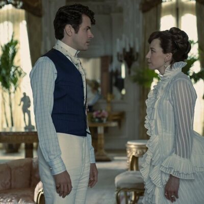 Carrie Coon y Harry Richardson en el 2x02 de 'The Gilded Age'