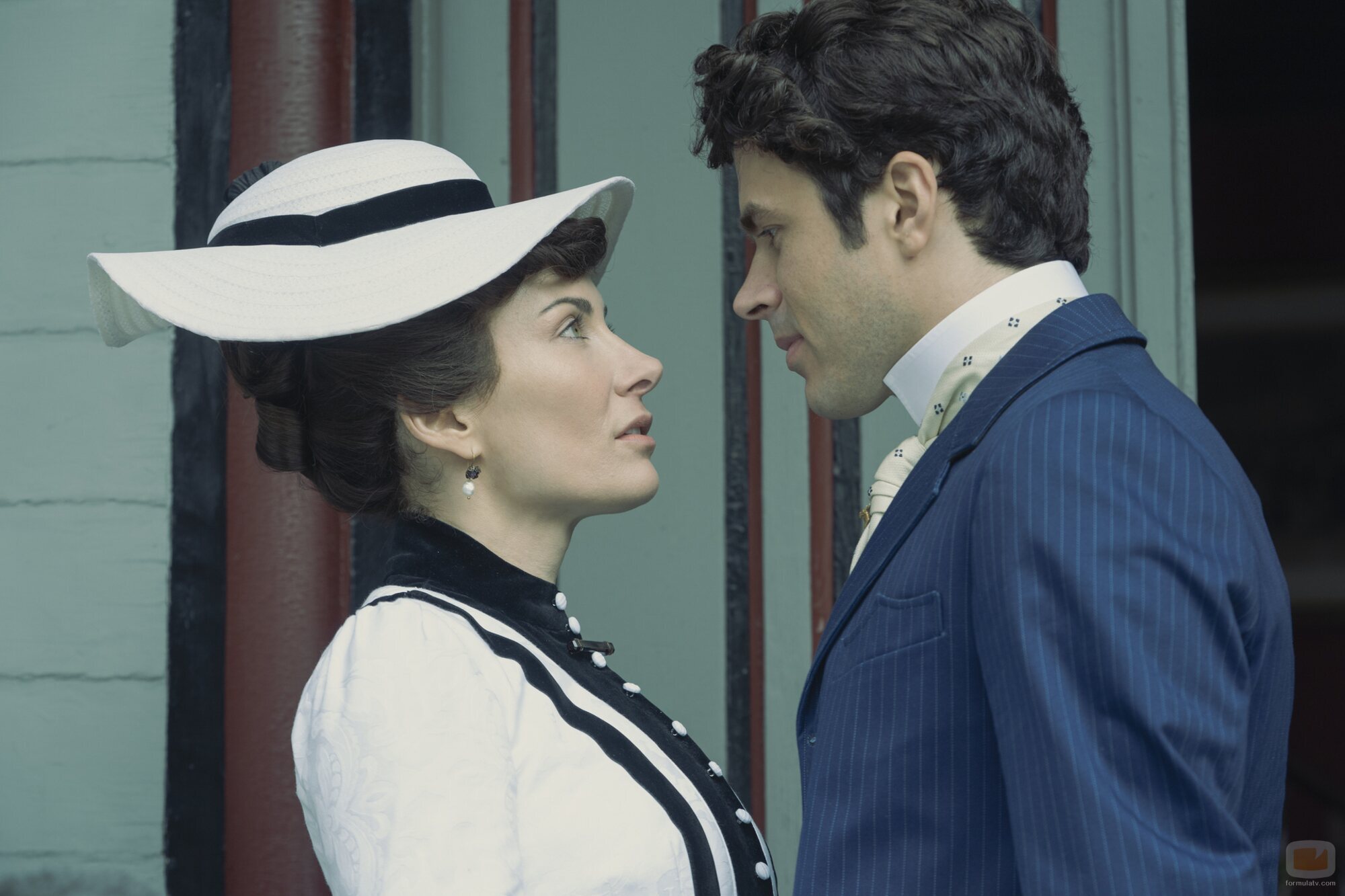 Laura Benanti y Harry Richardson en 2x02 titulado '¿Qué clase de broma es esta?' de 'La edad dorada'