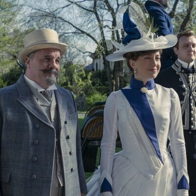 Carrie Coon y Nathan Lane en el 2x02 de 'The Gilded Age'