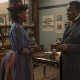 Denée Benton y John Douglas Thompson en '¿Qué clase de broma es esta?' de 'The Gilded Age'