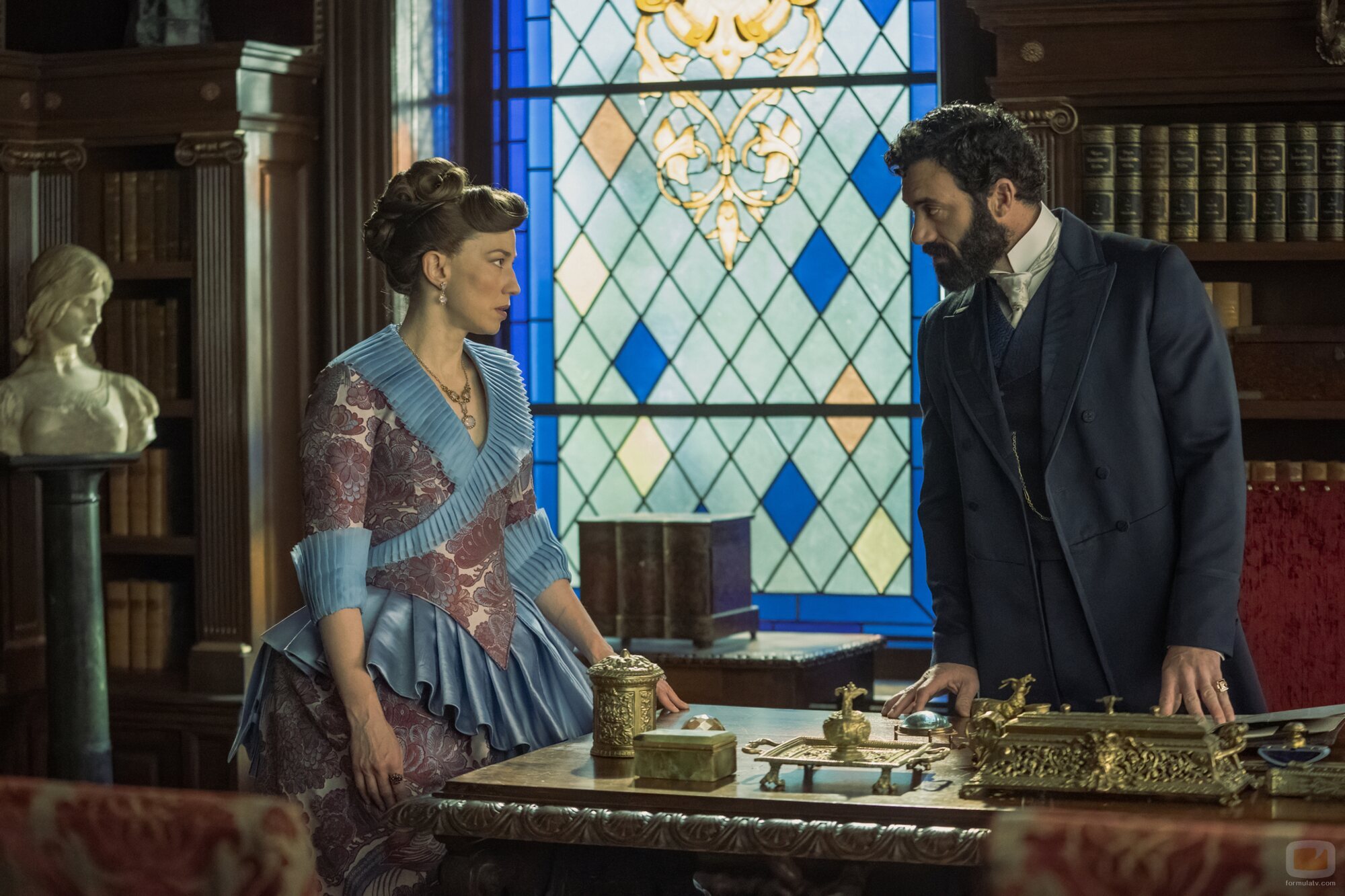 Carrie Coon y Morgan Spector en el 2x03 de 'The Gilded Age'