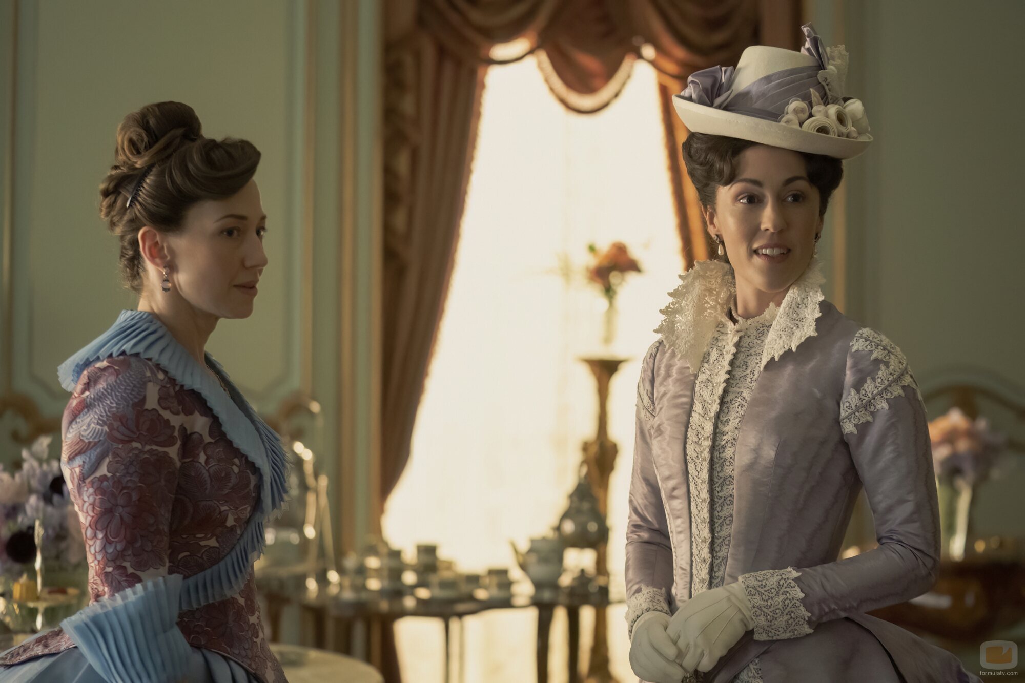 Carrie Coon y Kelley Curran en 'Solo habrá una ganadora' de 'The Gilded Age'