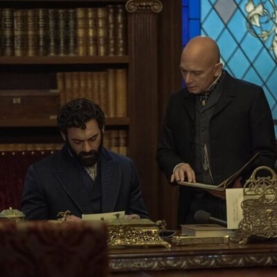 Morgan Spector y Michael Cerveris en 'Solo habrá una ganadora' de 'The Gilded Age'