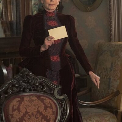 Christine Baranski en el 2x03 de 'The Gilded Age'