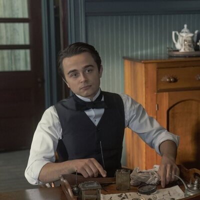 Ben Ahlers en Capítulo 4 titulado 'Su excelencia el duque' de 'La edad dorada'