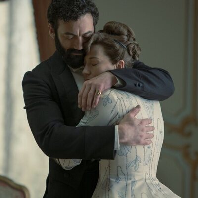 Carrie Coon y Morgan Spector en el 2x04 de 'The Gilded Age'