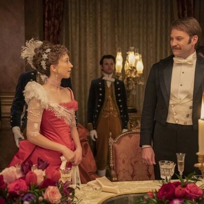 Taissa Farmiga en 2x05 'Al alcance de la mano' de 'La edad dorada'