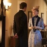 Louisa Jacobson en Capítulo 5 titulado 'Al alcance de la mano' de 'La edad dorada'