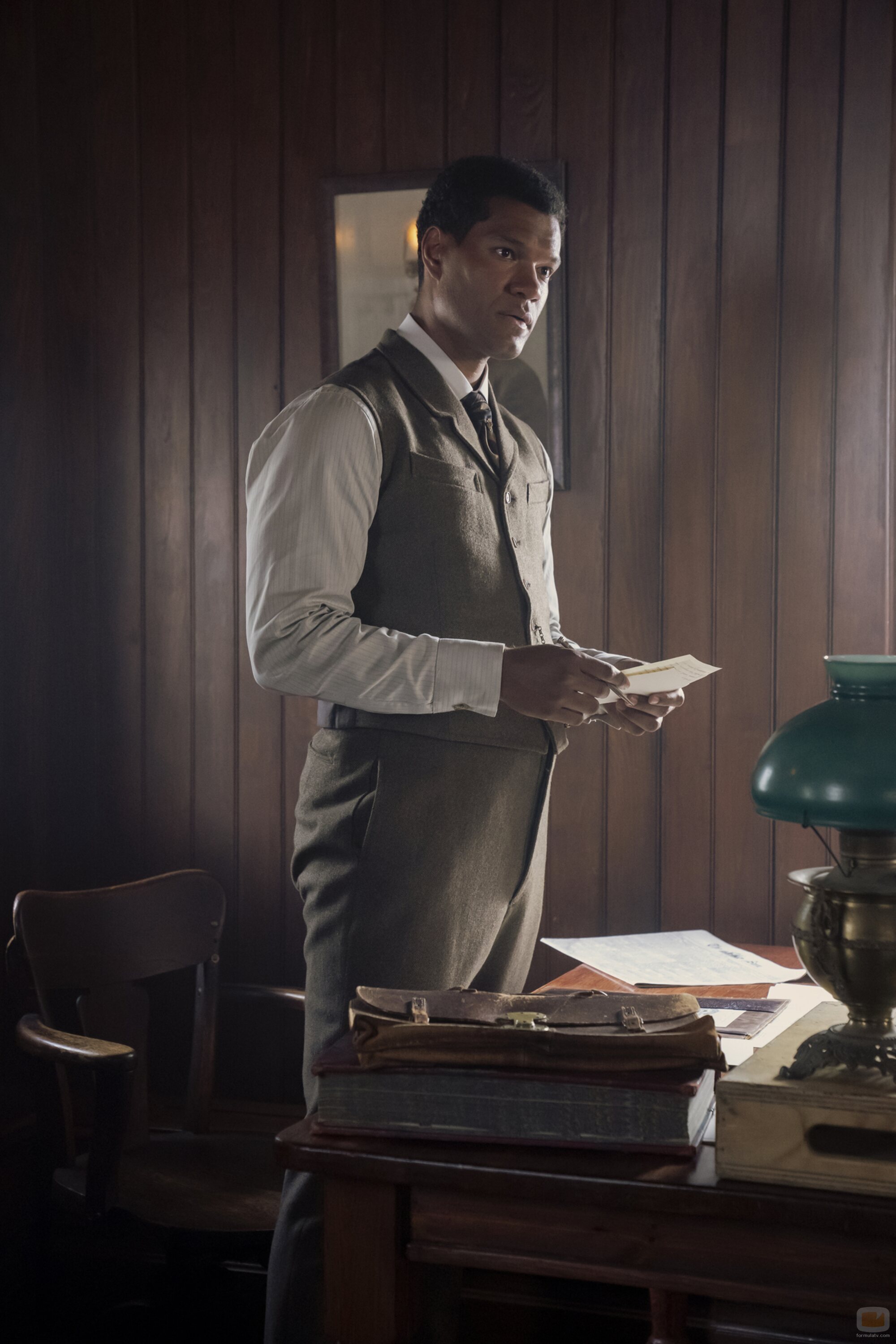 John Douglas Thompson en 'Disparos de advertencia' de 'La edad dorada'