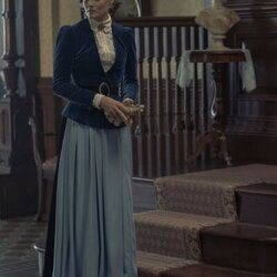 Louisa Jacobson en 2x07 titulado 'Una maravilla más' de 'La edad dorada'