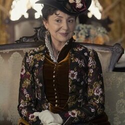 Donna Murphy en el 2x07 de 'La edad dorada'