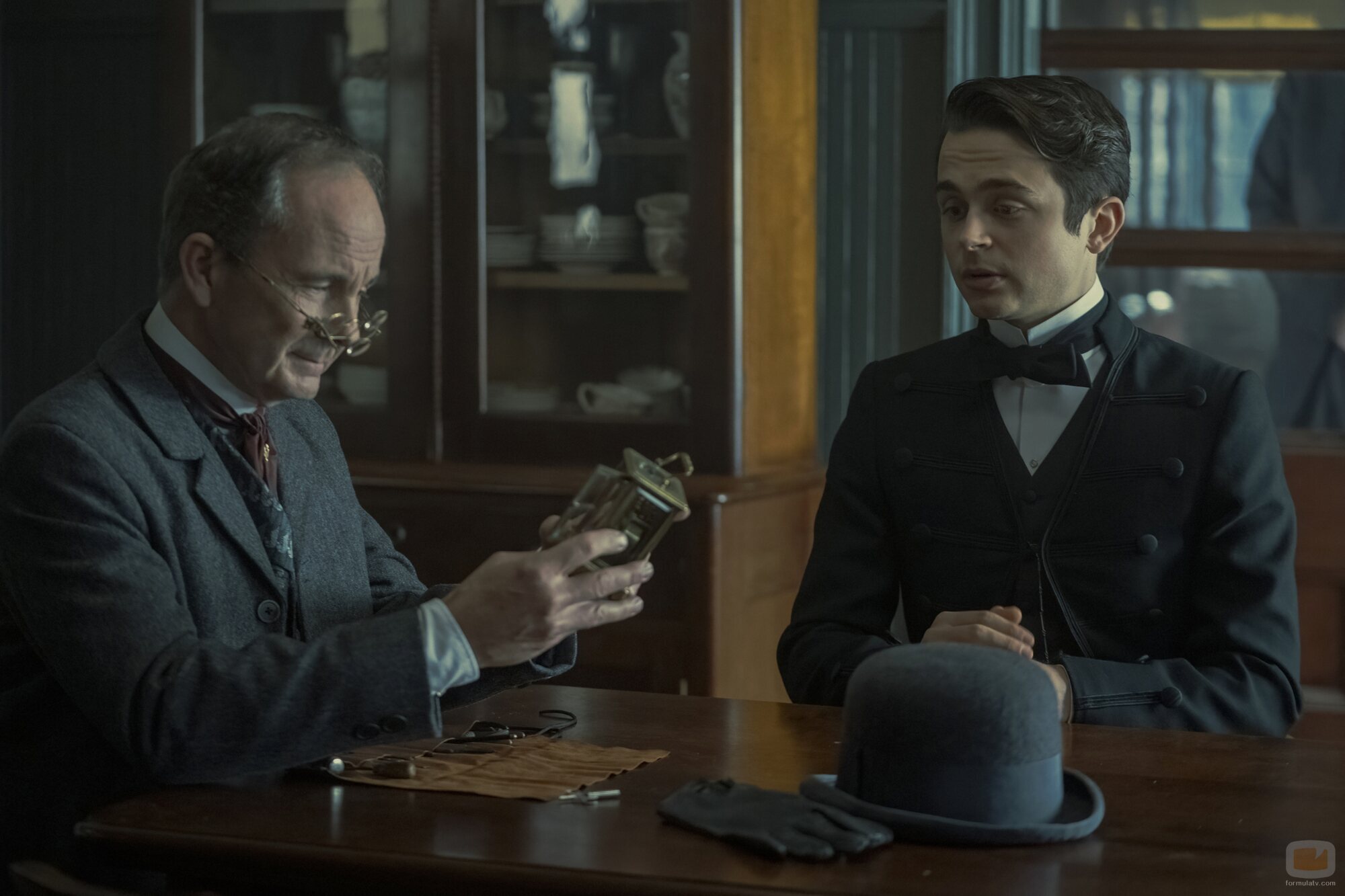 Ben Ahlers en Capítulo 7 titulado 'Una maravilla más' de 'La edad dorada'