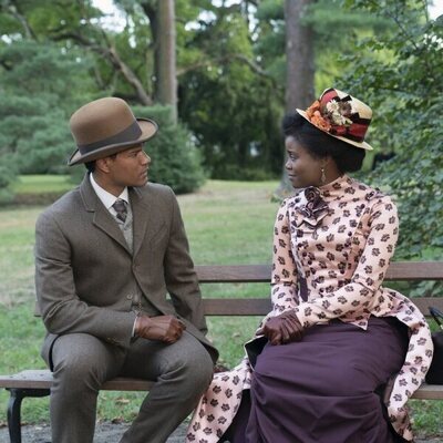 Denée Benton y John Douglas Thompson en 2x08 'Victorias y derrotas' de 'La edad dorada'