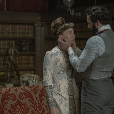 Carrie Coon y Morgan Spector en el 2x08 de 'The Gilded Age'