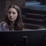 Mackenzie Cardwell en 3x02 'Fresita' de 'Upload'