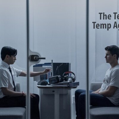 Robbie Amell en 3x03 titulado 'El Día del Ciberdescuento' de 'Upload'