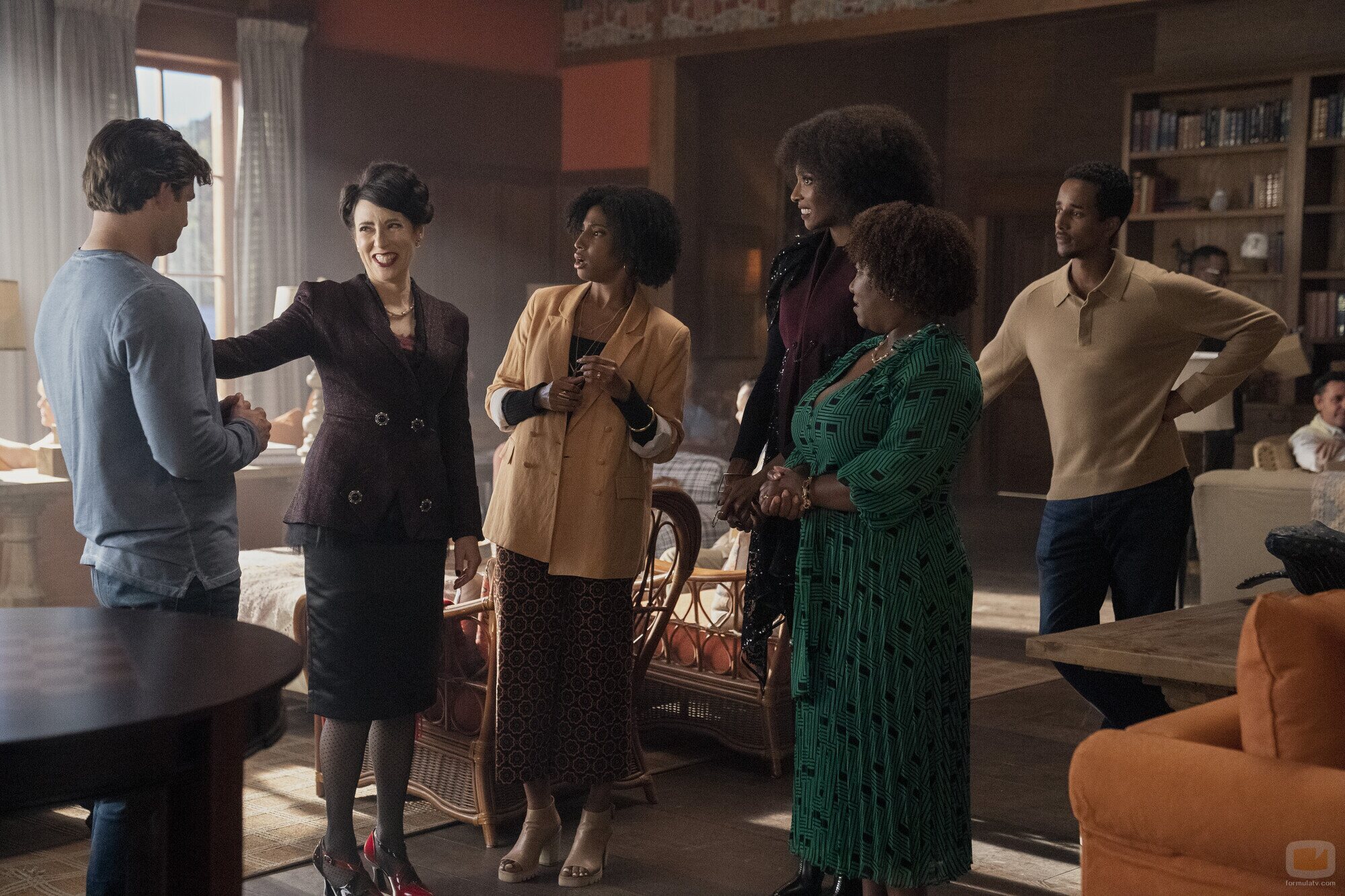 Zainab Johnson en 3x03 'El Día del Ciberdescuento' de 'Upload'