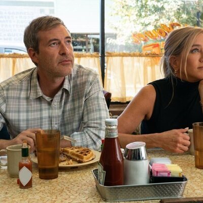 Jennifer Aniston y Mark Duplass en 'La línea de Kármán' de 'The Morning Show'