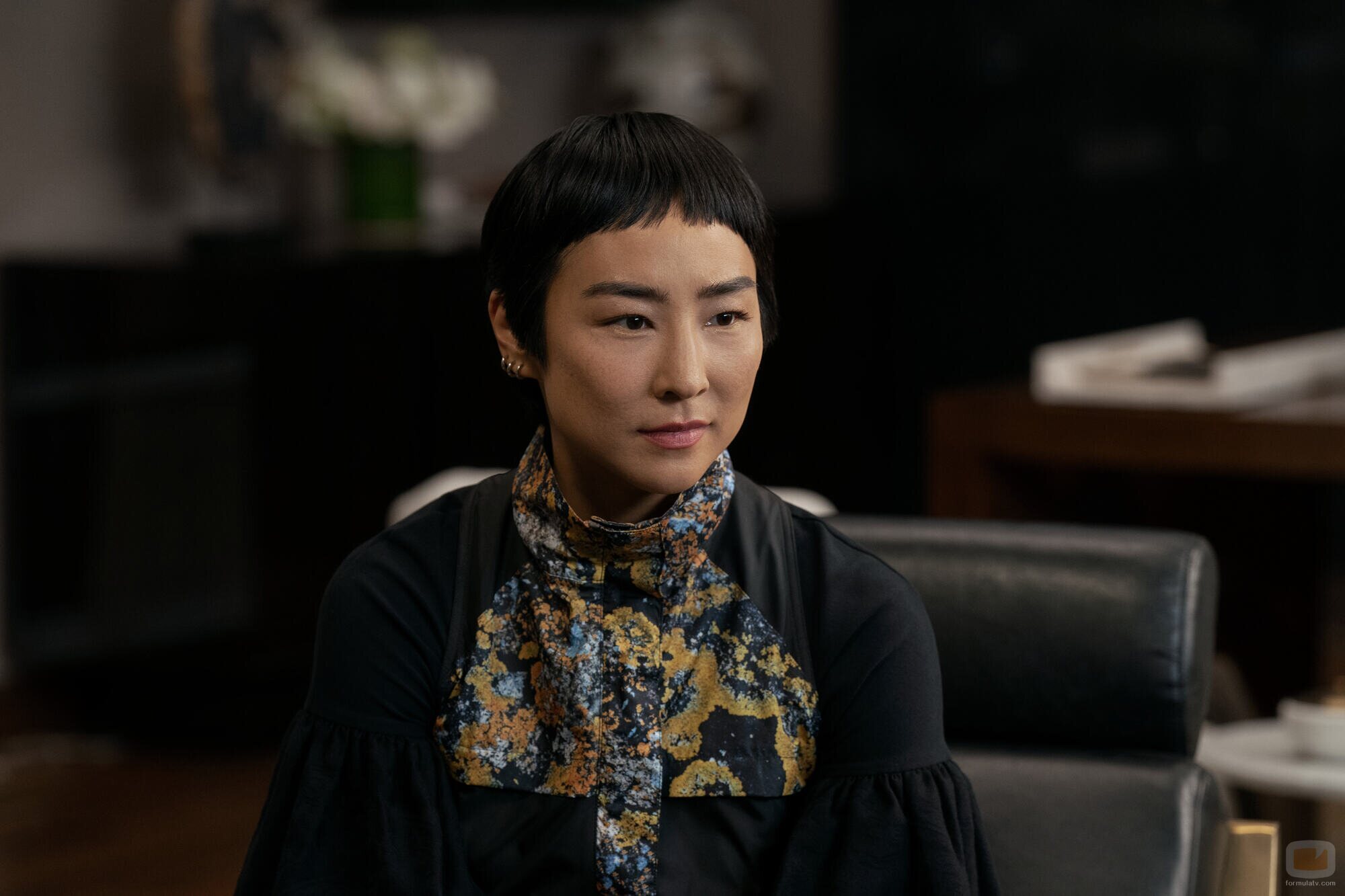 Greta Lee en el 3x03 de 'The Morning Show'