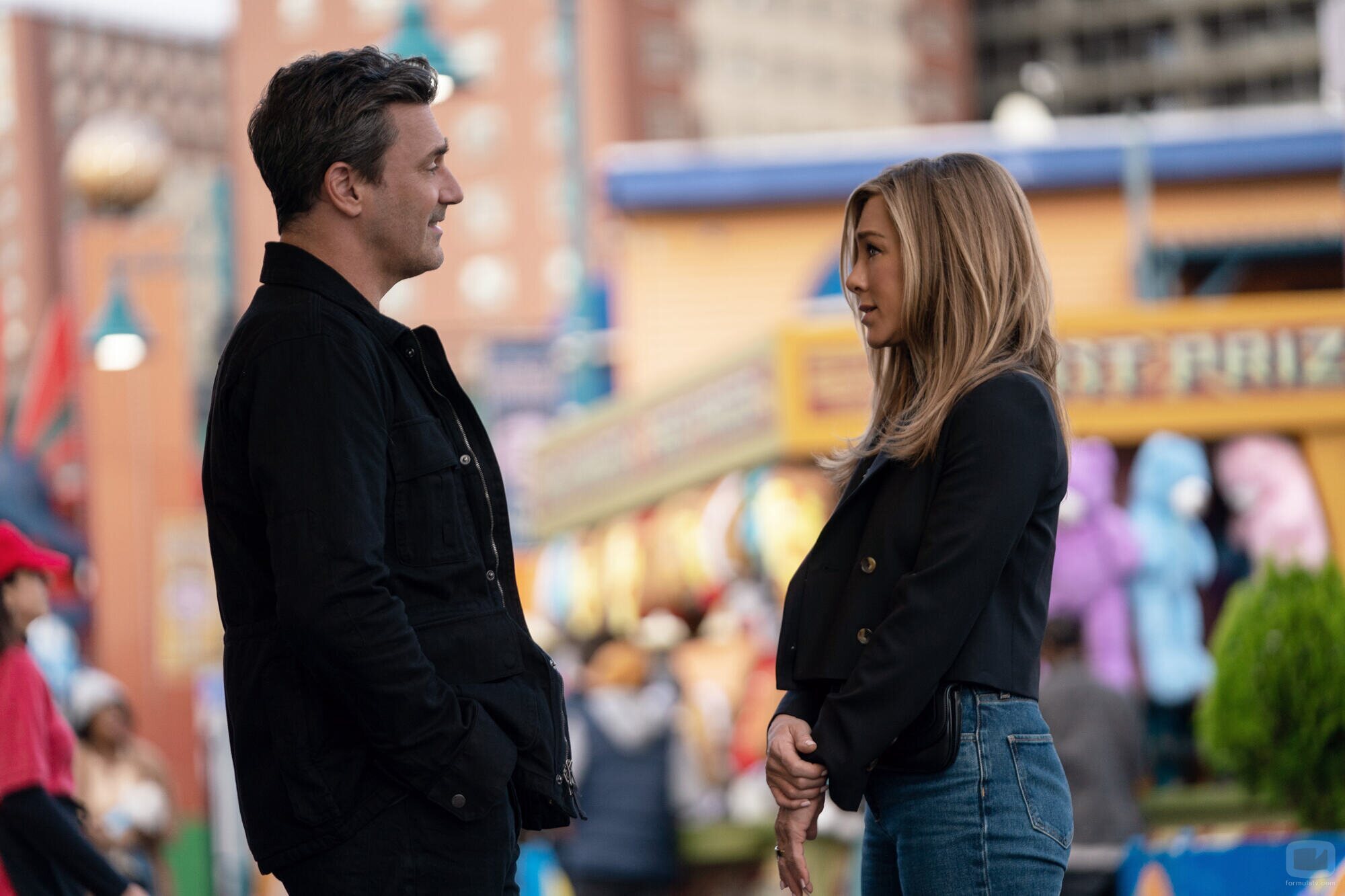 Jennifer Aniston y Jon Hamm en Capítulo 4 titulado 'Luz verde' de 'The Morning Show'