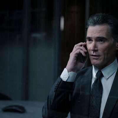 Billy Crudup en 3x06 titulado 'Estudiante de Stanford' de 'The Morning Show'