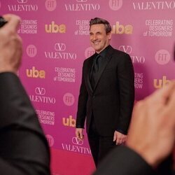 Jon Hamm en 3x07 titulado 'Escrutinio estricto' de 'The Morning Show'