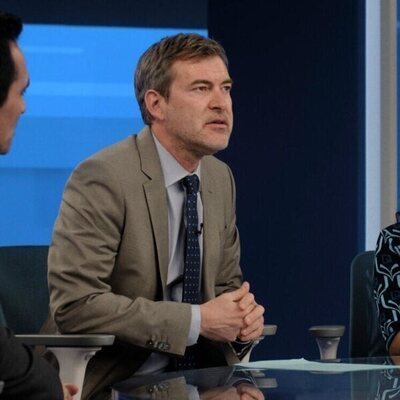 Nicole Beharie y Billy Crudup en 3x10 titulado 'El efecto perspectiva' de 'The Morning Show'