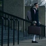 Sarah Bock en Capítulo 9 titulado 'Las horas extra' de 'Separación'