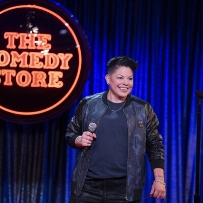 Sara Ramirez en la temporada 2 y el capítulo 01 de 'And Just Like That...'